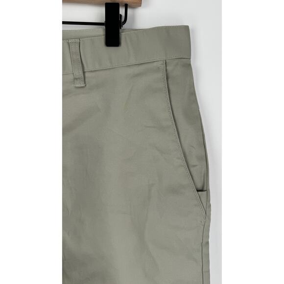 Fabletics The High Side Chino Short Mens Size 35 Fresh Taupe New Performance - Picture 6 of 14